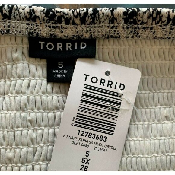 Torrid +5 Gray Animal Print Twisted Draped Lined Smocked Back Strapless Blouse - Picture 5 of 5